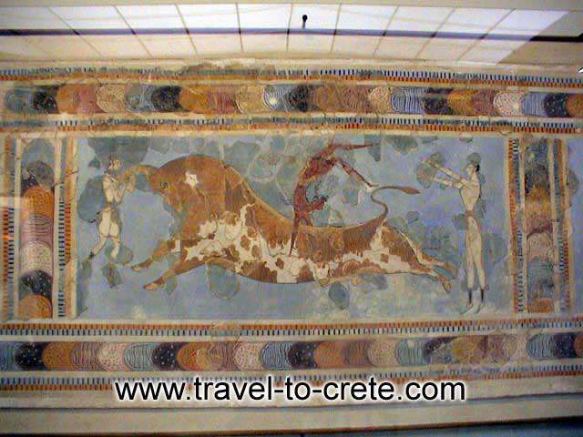 ARCHAEOLOGICAL MUSEUM OF HERAKLEION - THE BULL LEAPING FRESCO