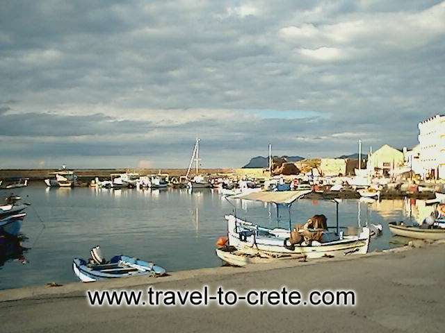 View of the old port of Hania (the new port, where ferries from e.g. Piraeus go, is at Souda, at about 5kms from Hania town)  