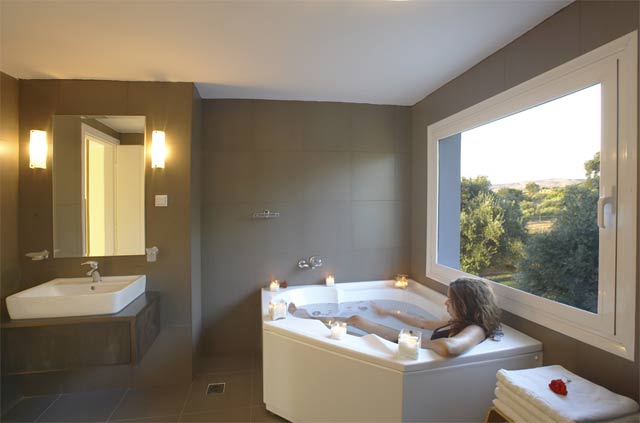 One of the three bathrooms of Villa Lucia CLICK TO ENLARGE