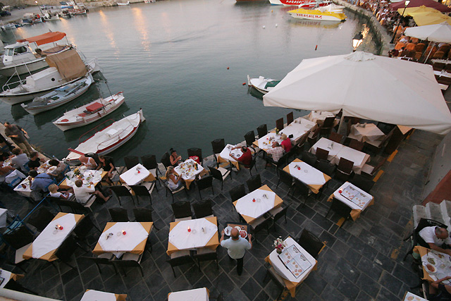 SEVEN BROTHERS - TAVERN IN  Old Venetian Port - Rethymno