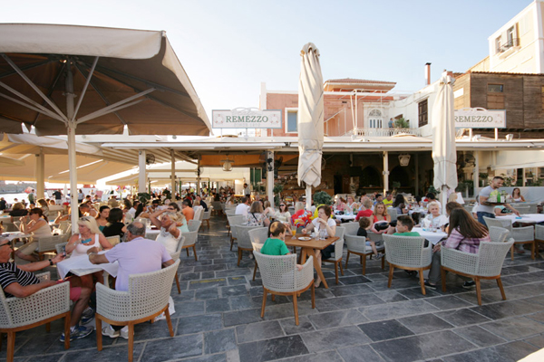 REMEZZO IN  16A, El. Venizelou Sq. (Square Sintrivani) - Old Venetian Port - Hania