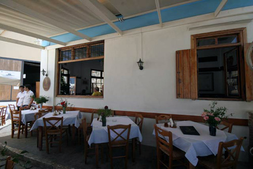 Antigoni Fish Restaurant - Tavern - Old Venetian Harbour - Hania - Crete. CLICK TO ENLARGE