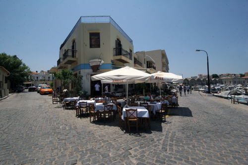 Antigoni Fish Restaurant - Tavern - Old Venetian Harbour - Hania - Crete. CLICK TO ENLARGE