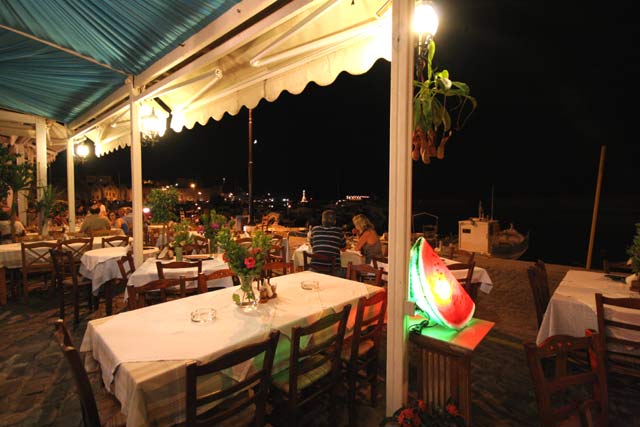 Antigoni Fish Restaurant - Tavern - Old Venetian Harbour - Hania - Crete. CLICK TO ENLARGE