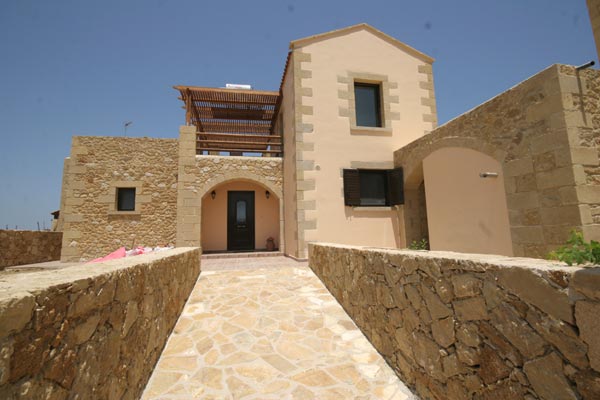 KYRIAKOS HOMES IN  Platanias