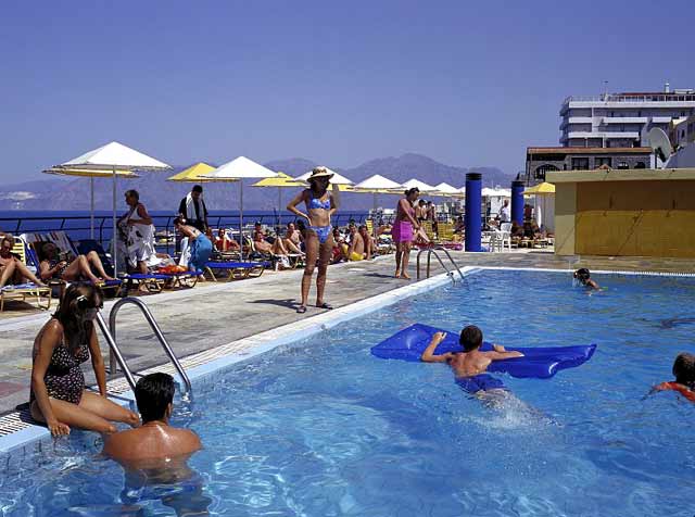 The swimming pool of Coral Hotel