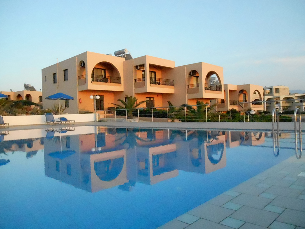 NANAKIS BEACH LUXURY APARTMENTS