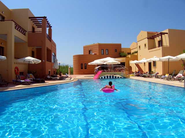 The swimming pool of Silver Beach Hotel