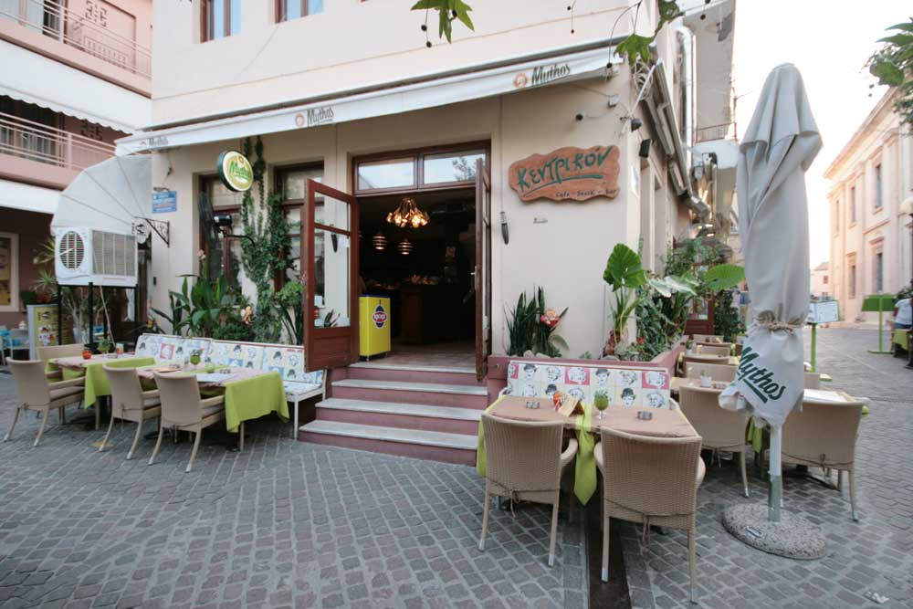 Kentrikon Cafe at Mitropoleos square - Old Town - Hania - Crete