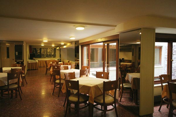 The coffee area of El Greco Hotel