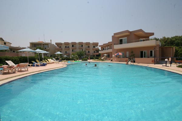 Picture of the swimming pool with the sea view in the background CLICK TO ENLARGE
