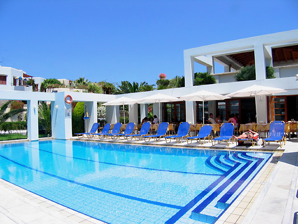 Yhe swimming pool of the Anais Holiday Hotel - Hrissi Akti - Hania - Crete